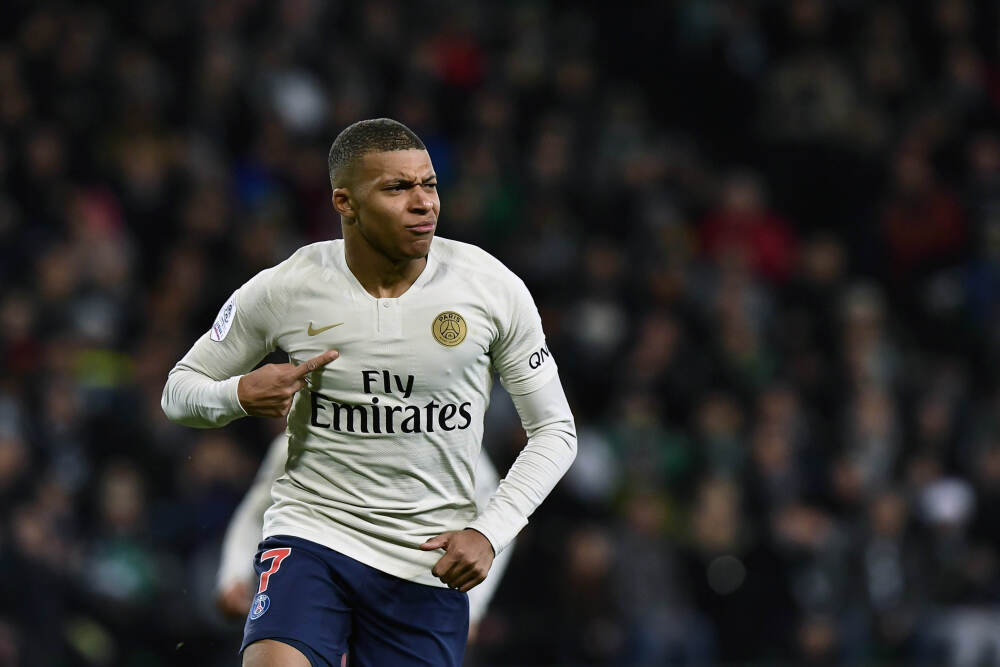 法国名宿：德尚值得被立雕像 齐达内执教法国简直天作之合